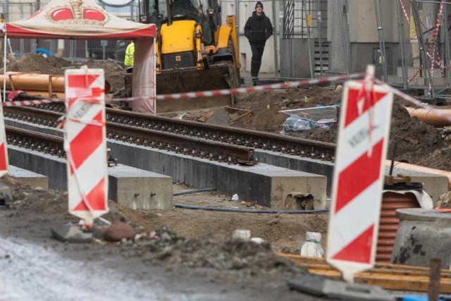 Mieszkańcy piszą, że spotykają się z utrudnieniami z dostępem do posesji - jeśli są, to są chwilowe, związane np. z rozładunkiem sprzętu - odpowiada miasto