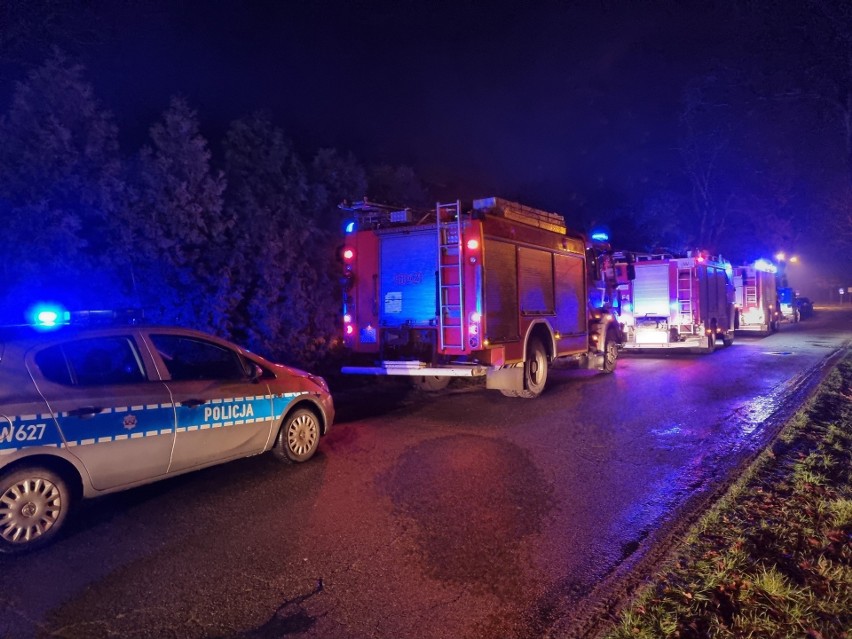 Strażacy ewakuowali mieszkańców domu w miejscowości Łęgi. Zarwał się sufit