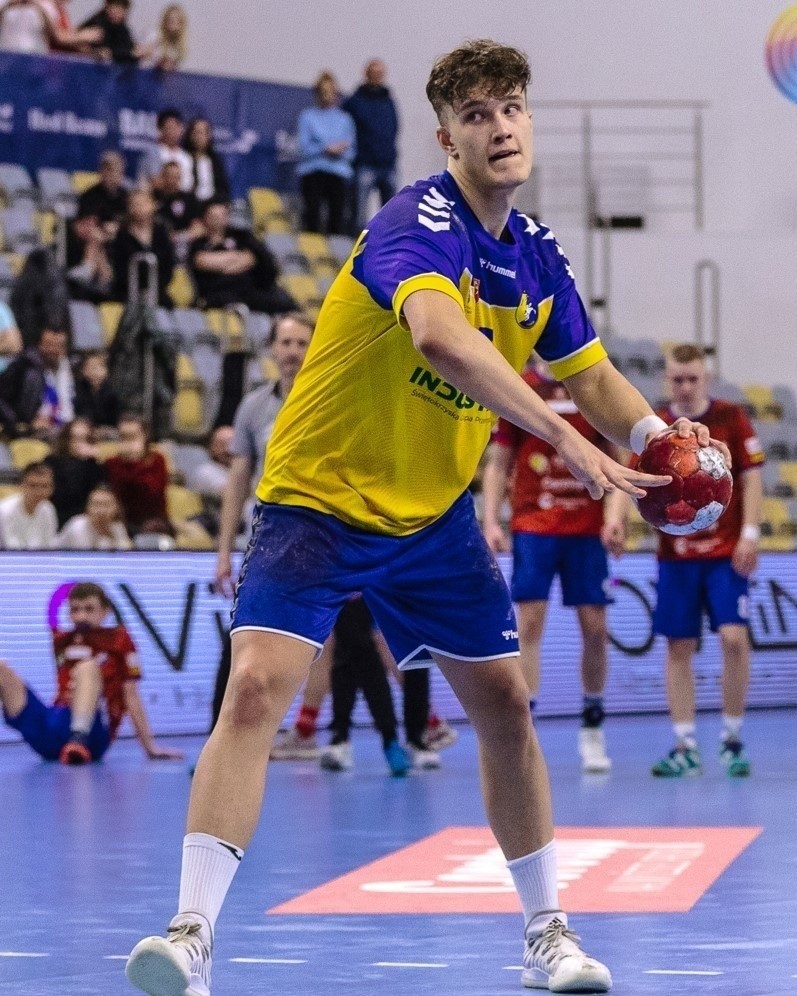 Wychowanek Vive Kielce Patryk Wasiak zadebiutował w lidze hiszpańskiej w zespole Abanca Ademar León. To syn byłego reprezentanta Polski
