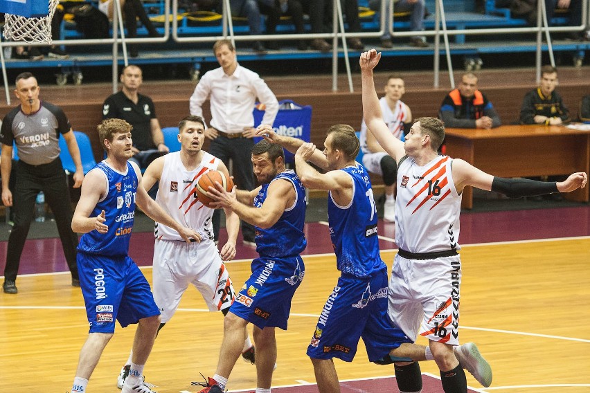 STK Czarni Słupsk - Pogoń Prudnik 67:59.