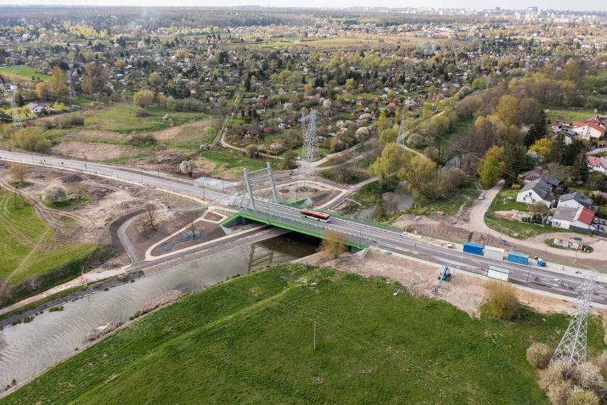 Most na Żeglarskiej czeka na odbiór. Kiedy będą mogli po nim przejechać kierowcy?