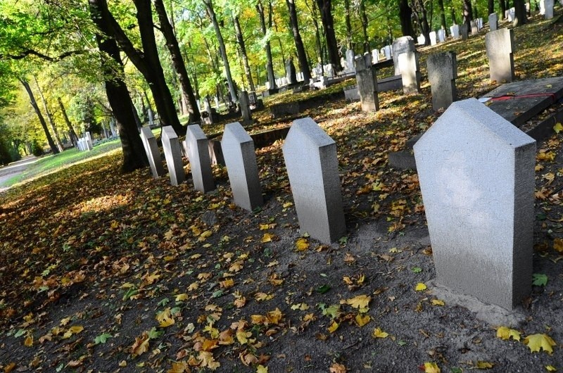 Poznań: Groby bohaterów powstania styczniowego będą odnowione [ZDJĘCIA]