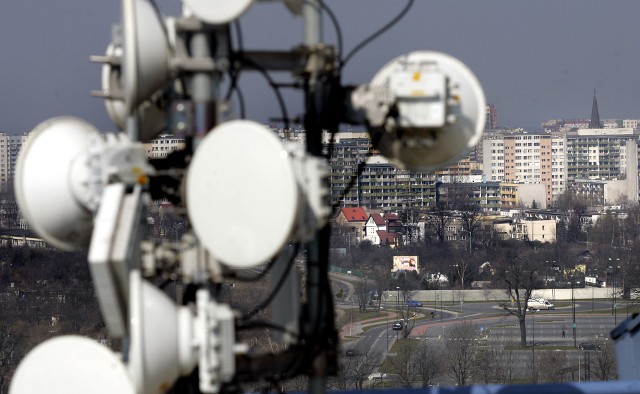 Ludzie najbardziej obawiają się promieniowania z masztów telefonii komórkowej, ale badania nie potwierdzają tych obaw