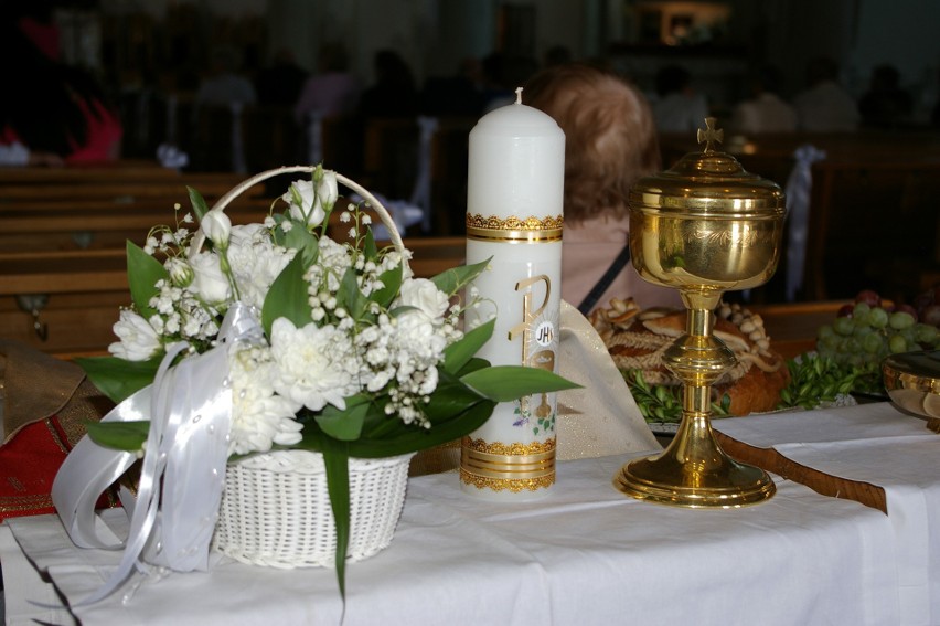 Pierwszą Komunię Świętą w parafii pw. św. Andrzeja Boboli przyjęło 75 dzieci 