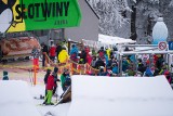 Pierwsi narciarze już szusują po stoku. Ośrodek Słotwiny Arena otworzył sezon zimowy