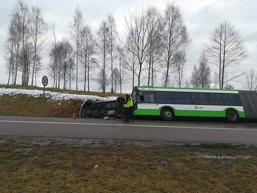 Wypadek autobusu linii nr 103 Białostockiej Komunikacji...