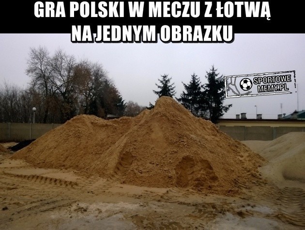 Najlepsze memy po meczu Polska - Łotwa. Jest wygrana, ale internauci bez litości i śmieją się z kadry. "Ruszyła Probierzowa maszyna"