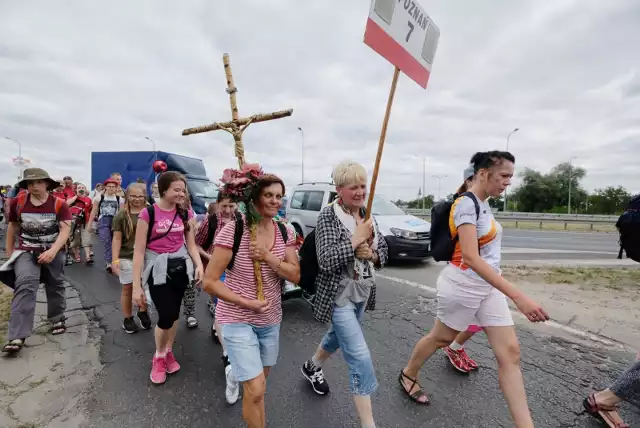 Poznańska Piesza Pielgrzymka na Jasną Górę w 2019 roku wyrusza w drogę z Poznania 6 lipca. Tak pielgrzymowano w 2018 roku