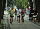 Aquathlon w Gdyni. Triathlonista Przemysław Szymanowski był najlepszy ZDJĘCIA