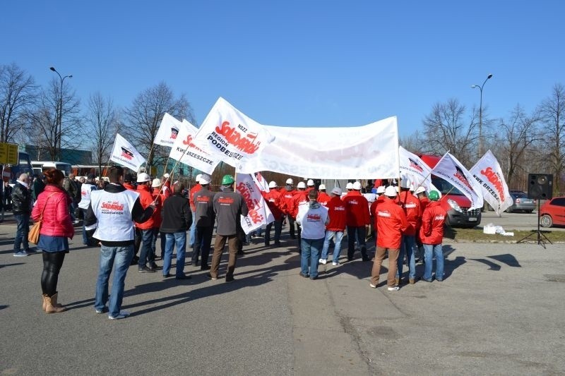 Pikieta Solidarniści przed Fiatem w Tychach