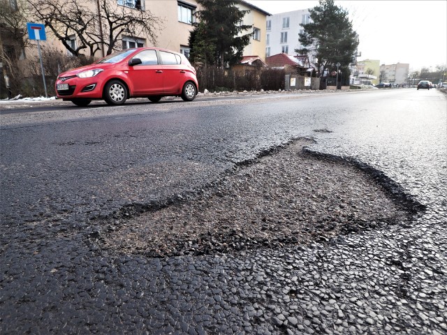 Drogi w Koszalinie wymagają pilnego remontu.