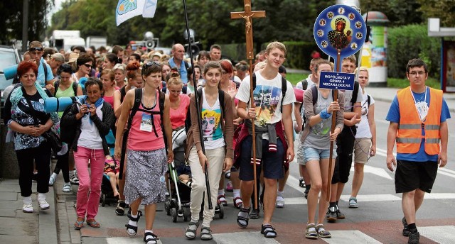 Każdego dnia pielgrzymi będą pokonywać ok. 25 km, uczestniczyć w mszach świętych i modlić się