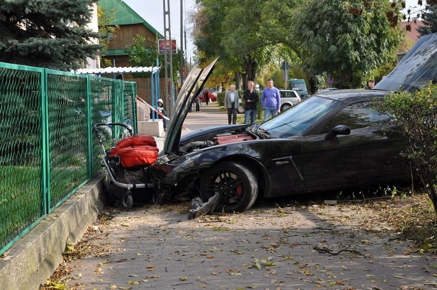 Kraśnik: Corvetta uderzyła w wózek z dzieckiem