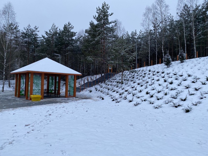 Lelis. Centrum edukacyjno-rekreacyjne przy wjeździe do Lelisa już gotowe. 7.12.2021. Zdjęcia