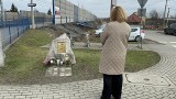 Mija 20 lat od tragicznej śmierci Janusza Kuliga na strzeżonym przejeździe kolejowym w Rzezawie. Zdjęcia i wideo
