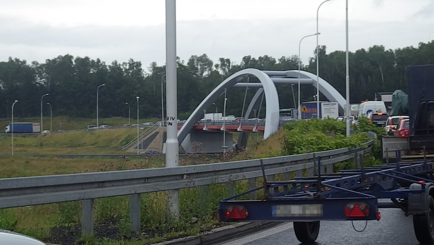 Katowice, węzeł murckowski: kraksa. Zrobił się korek [ZDJĘCIA, WIDEO]