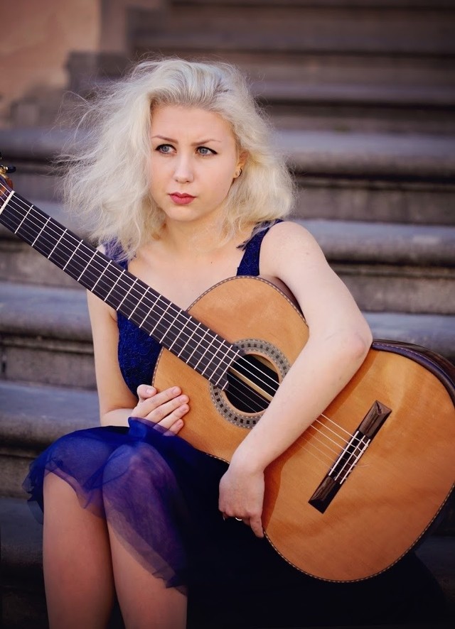 Jagoda Świdzińska to młoda i utalentowana gitarzystka