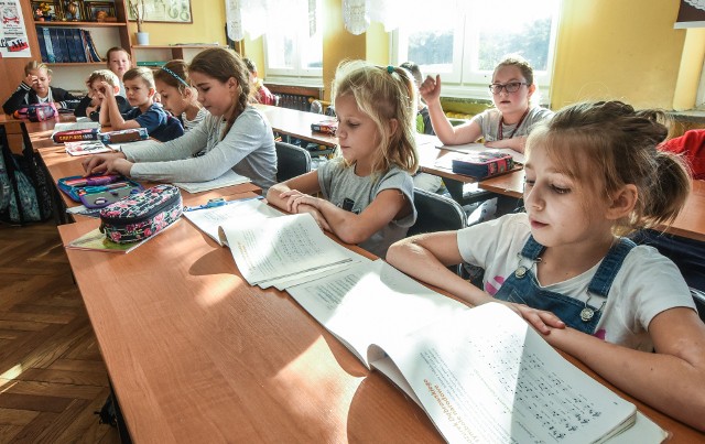 W piątek (4 lutego) w 40 bydgoskich przedszkolach i szkołach podstawowych (w klasach I-IV) były częściowo zawieszone zajęcia stacjonarne.