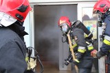 Strażacy w komendzie policji w Nakle. Przeprowadzili akcję gaśniczą i ratunkową (zdjęcia)