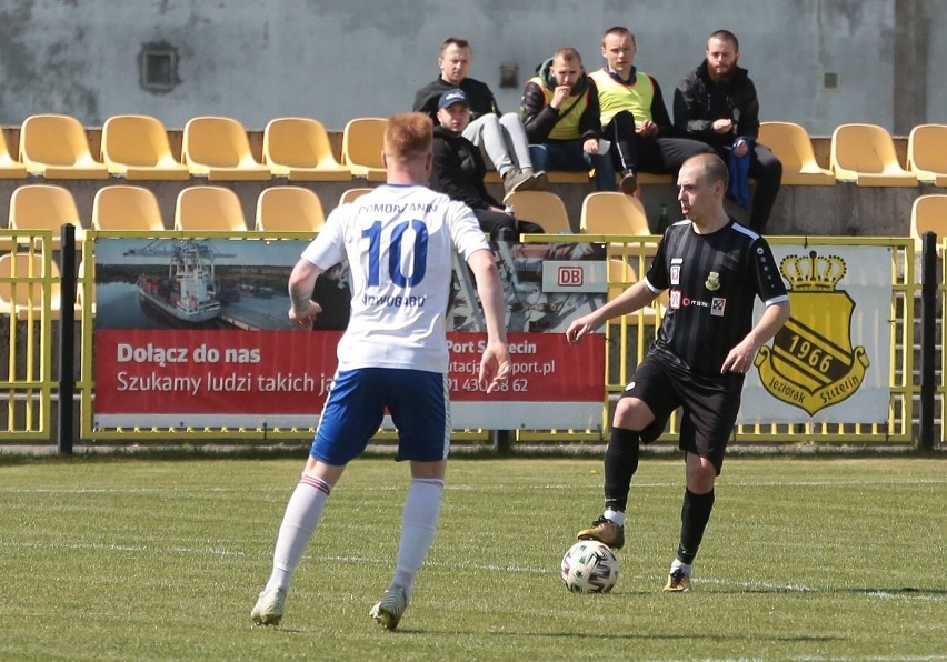 Jeziorak Szczecin - Pomorzanin Nowogard 1-2.