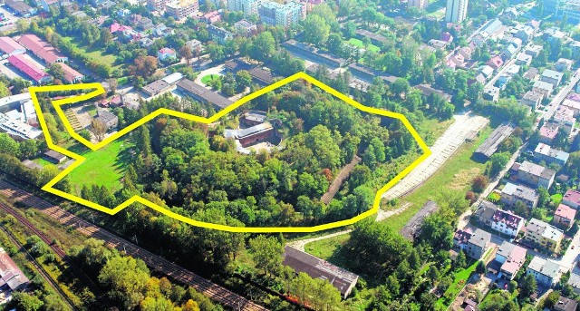 AMW kolejny raz będzie poszukiwać kupca na teren forteczny w Bronowicach (tu w żółtym obrysie)