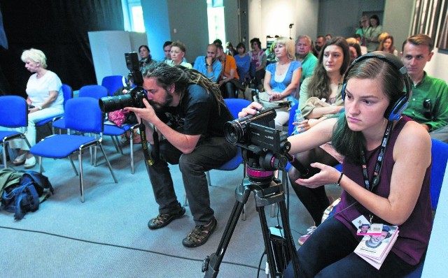 Koszaliński Festiwal Debiutów Filmowych „Młodzi i Film” to miejsce spotkań doświadczonych i debiutujących filmowców. Dla młodych dziennikarzy to doskonała okazja, by szkolić warsztat pracy