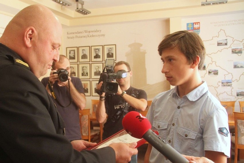 Nastoletni bohater z powiatu staszowskiego nagrodzony. Uratował życie sąsiadowi