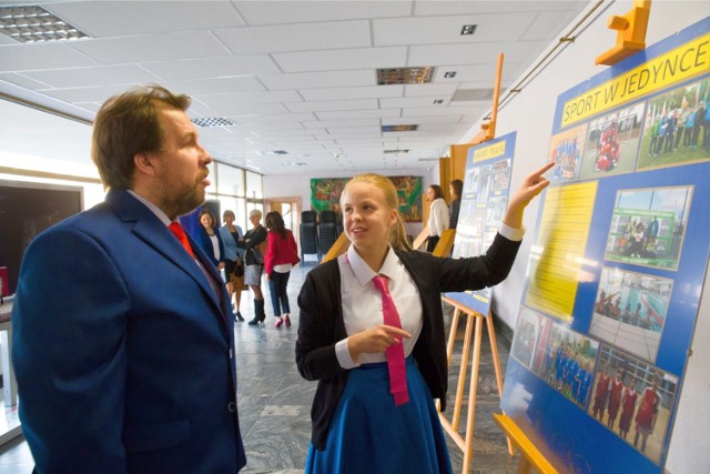 Robert i Marysia Zadykowiczowie swoją edukację rozpoczynali w SP nr 1. On w latach 80. ubiegłego wieku, ona - kilka lat temu.