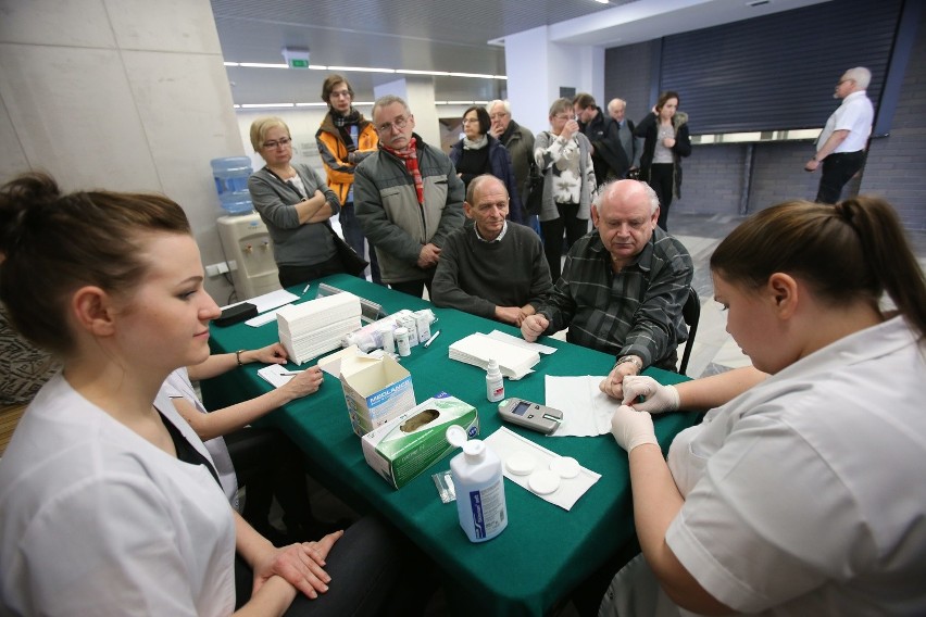 Biała Sobota z SUM i DZ. Darmowe badania przyciągnęły ludzi