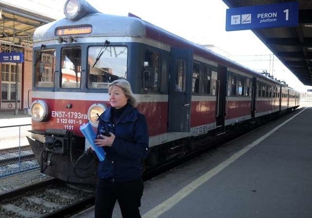 Pociągi między Toruniem a Bydgoszczą jeżdżą w 40-45 minut. Na zdjęciu skład Przewozów Regionalnych