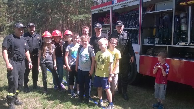 Wizyta strażaków ze Wschowy w obozie w Wygnańczycach