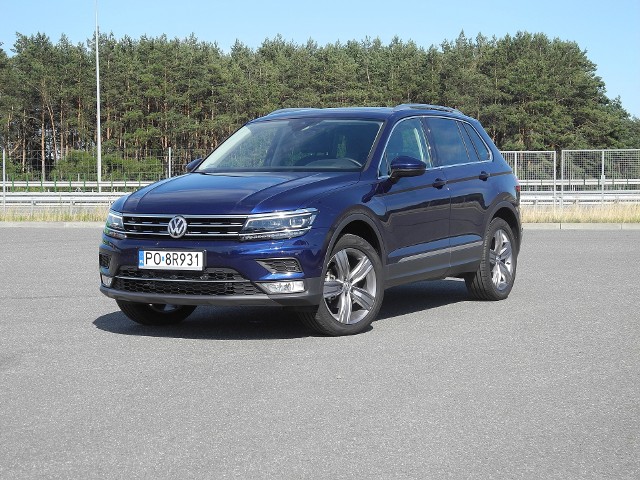 Volkswagen Tiguan Testowy egzemplarz był napędzany turbodieslem 2.0 TDI o mocy 150 KM, z bezpośrednim wtryskiem paliwa common rail. Zastosowany silnik jest optymalnym rozwiązaniem dla tego samochodu. Dostarcza wystarczającą dawkę dynamiki przy umiarkowanym zużyciu paliwa. Producent podaje, że średnie spalanie wynosi 5,6 litra na 100 km, co jest efektem testów warunkach laboratoryjnych. W naszym teście średnie zużycie paliwa było o dwa litry wyższe, co jak na auto ważące prawie 1600 kg jest niezłym wynikiem.Fot. Wojciech Frelichowski