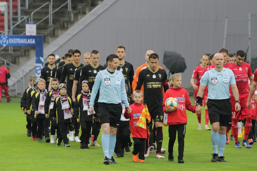 Górnik Zabrze wygrał z Zagłębiem Sosnowiec 4:0 (3:0) w meczu...