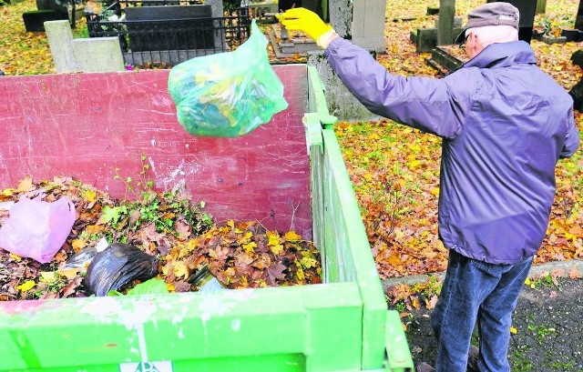 Od 1 stycznia 2018 r. mieszkańcy bloków będą wrzucać odpadki kuchenne do brązowych kubłów, natomiast trawa z terenu np. osiedli spółdzielczych będzie trafiać do dużych kontenerów