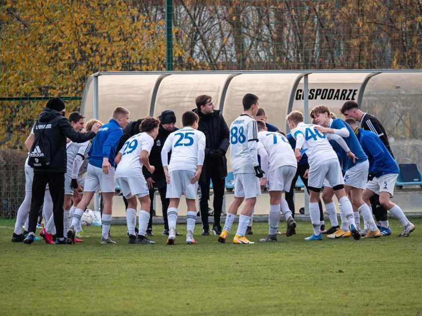 FASE Szczecin U17 wygrało z Arką Gdynia 1:0 i pozostało w...