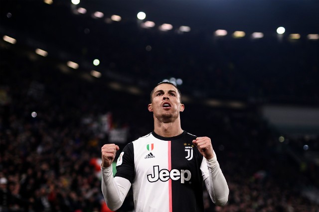Cristiano Ronaldo nerwowo zareagował na fana, który chciał zrobić z nim selfie w trakcie meczu Olympique - Juventus