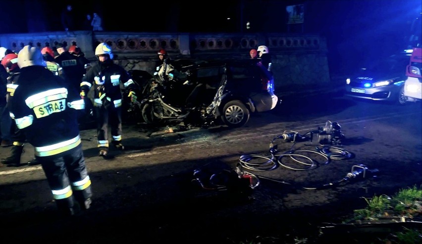 Śmiertelny wypadek. Z wielką prędkością wjechał w mur