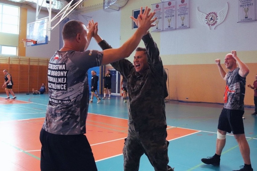 Łomża była gospodarzem II edycji mistrzostw WOT w koszykówce. Tytuł obronili żołnierze z Lubelszczyzny. Podium podlaskiej ekipy [ZDJĘCIA]