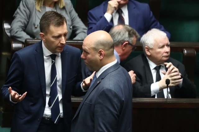 Moim zdaniem najbardziej z powodu powrotu prezesa PiS w skład Rady Ministrów krzyczą, zwłaszcza ci, którzy życzą nam jak najgorzej – mówi i.pl, komentując powrót Jarosława Kaczyńskiego do rządu, minister Łukasz Schreiber.