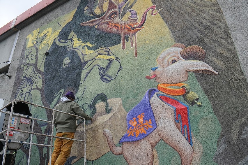 Kraków. Smoczy mural na Rondzie Mogilskim [ZDJĘCIA]