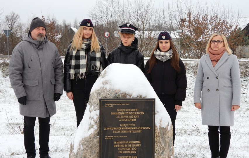 Uczniowie małkińskiego „Staszica” uczcili pamięć Jana Maletki - kolejarza zamordowanego za pomoc Żydom. Zdjęcia