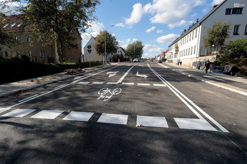 Rowerzyści czują się bezpieczniej przy skręcie w lewo. Co ze śluzami rowerowymi w Szczecinie?  
