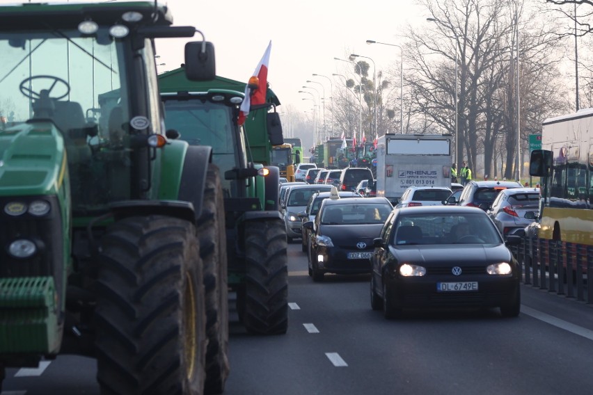 Ogromny protest rolników na Dolnym Śląsku. 20 marca pod znakiem korków, blokowane są też przejścia dla pieszych