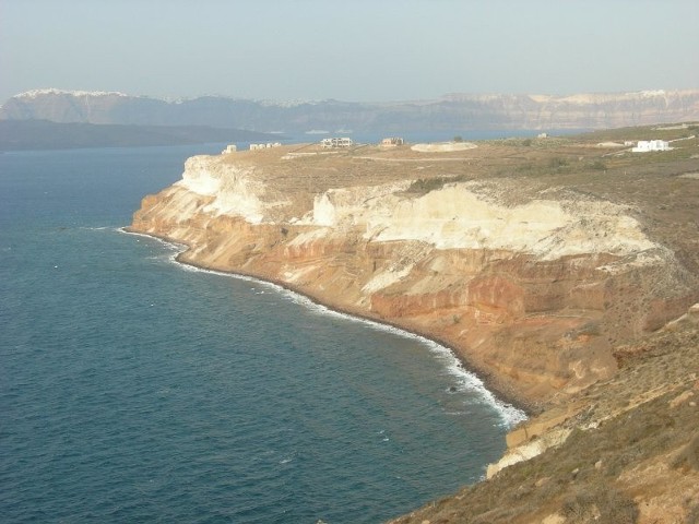 Santorini.Przed podjęciem decyzji o zakupie wycieczki, powinniśmy dowiedzieć się czegoś więcej o sytuacji finansowej touroperatora.