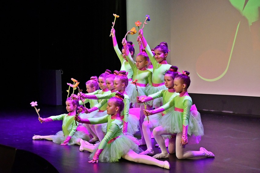 Żywiołowa rywalizacja tancerzy w konkursie „Music-Dance” w Kozienickim Domu Kultury. Sprawdź, kto wygrał. Zobacz zdjęcia