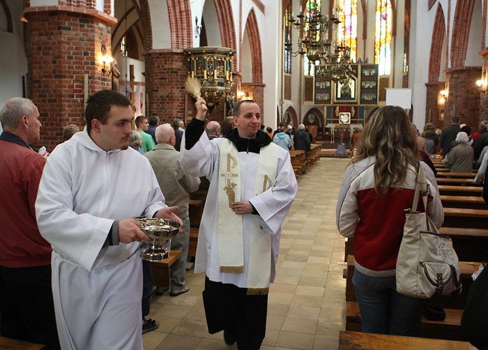 Świecenie pokarmów w kościolach św. Jacka i Mariackim