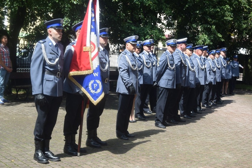 Koneccy policjanci świętowali. Były awanse, odznaczenia, życzenia i gratulacje. Zobacz, kto awansował!