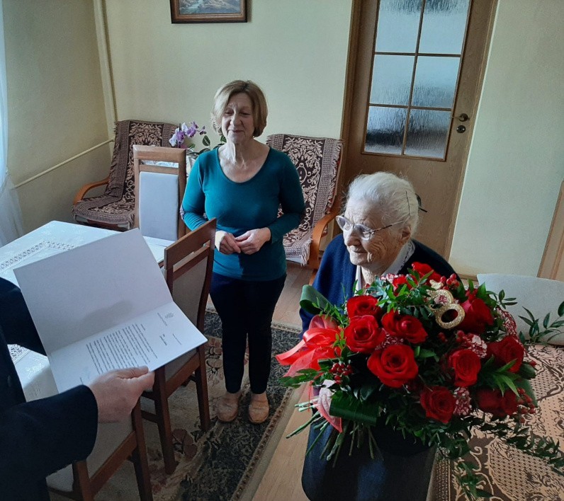 Pani Genowefa Zielińska świętowała jubileusz setnych...