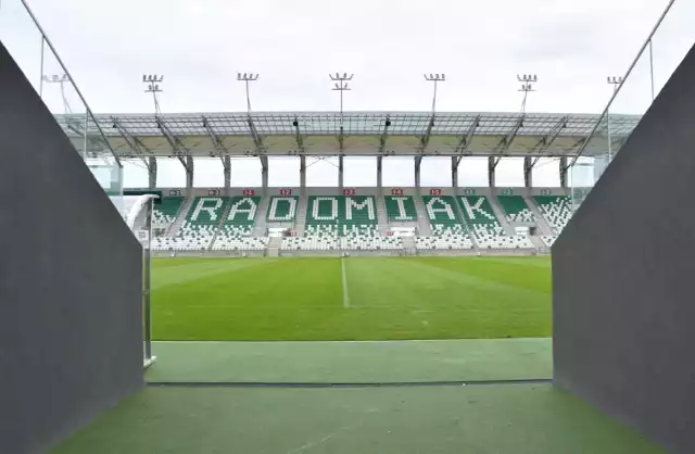 Odsłaniamy kulisy obiektu i stadionu Radomskiego Centrum Sportu. Tu grał będzie Radomiak! Zobacz tajemnice stadionu na kolejnych slajdach