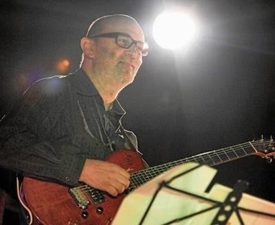 Ryszard Styła w gronie przyjaciół obchodził swe 40 lat z gitarą FOT. ANDRZEJ BANAŚ